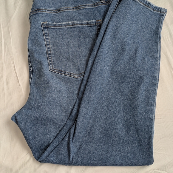 Women's Blue Jeans - Picture 4 of 4
